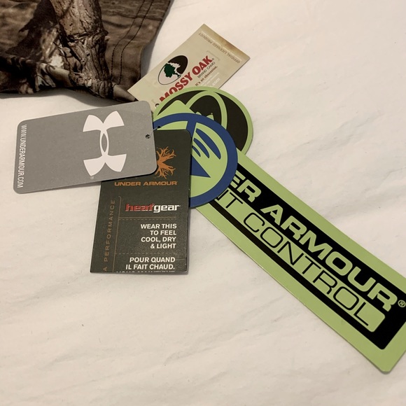 NWT Under Armour youth performance top - Picture 6 of 6